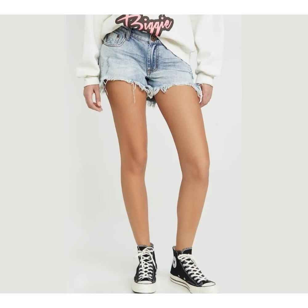 Old Navy Boyfriend Light Wash Distressed Shorts Sz 2